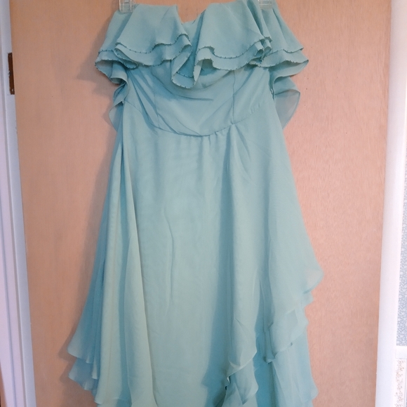 Doe & Rae Strapless Dress - Picture 2 of 3